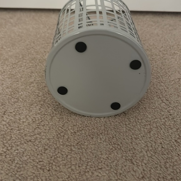 Home Accents gray metal Organizer pencil scissors, pen holder - Picture 5 of 6